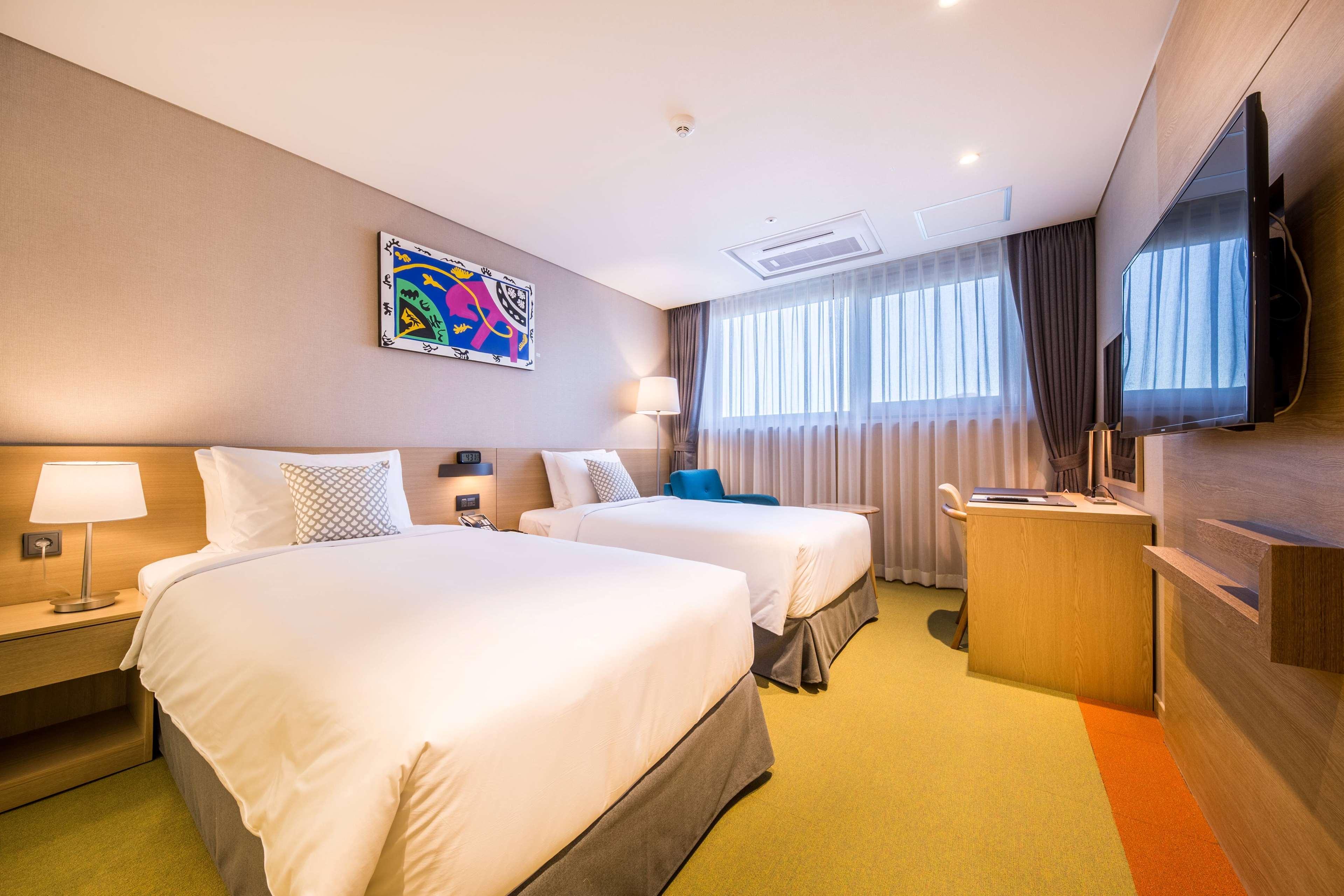 Howard Johnson By Wyndham Incheon Airport Екстериор снимка