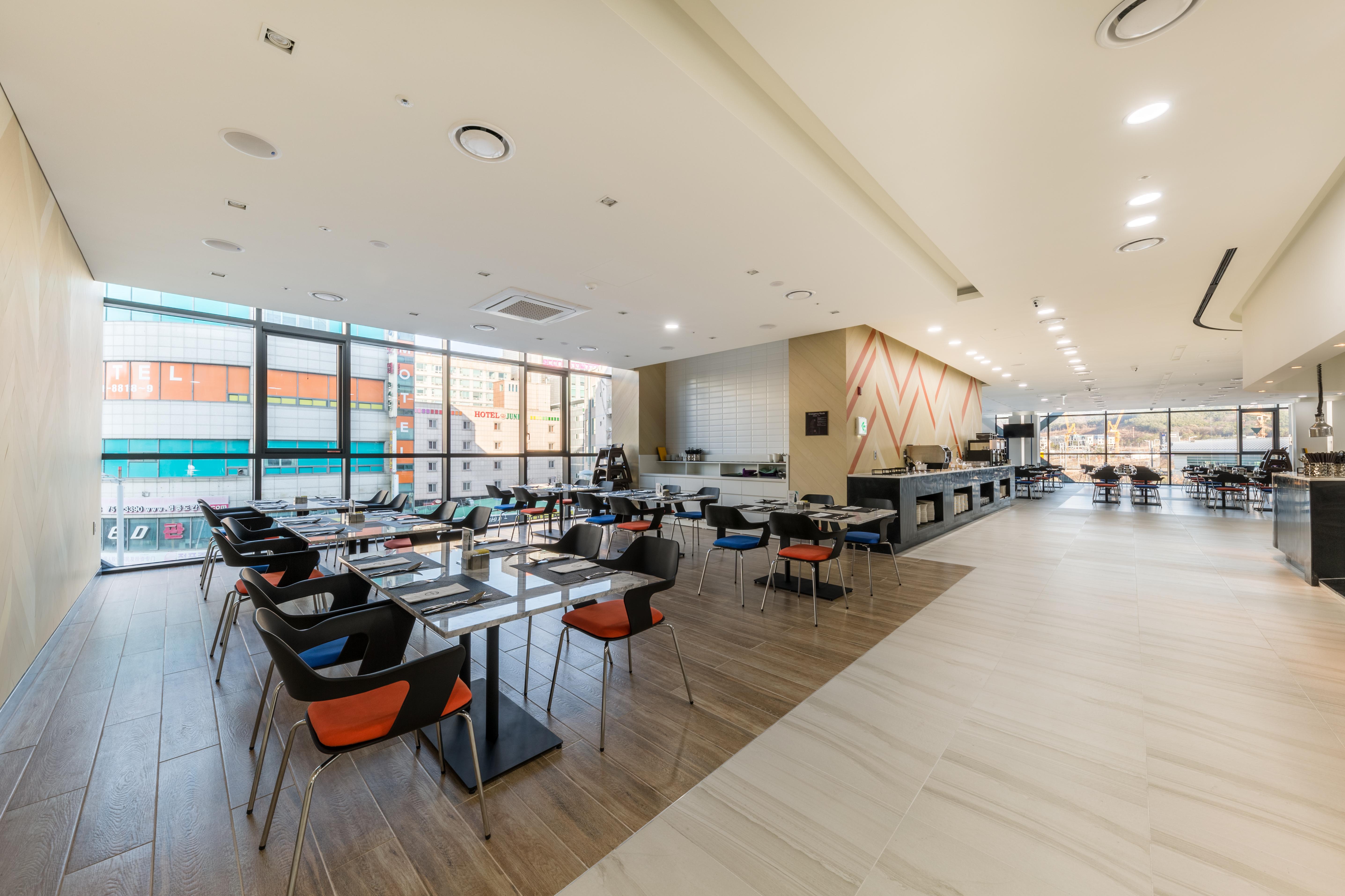 Howard Johnson By Wyndham Incheon Airport Екстериор снимка
