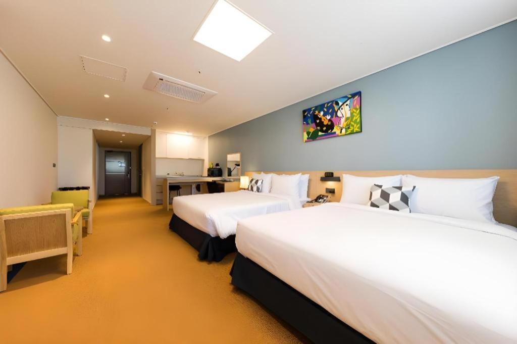Howard Johnson By Wyndham Incheon Airport Екстериор снимка