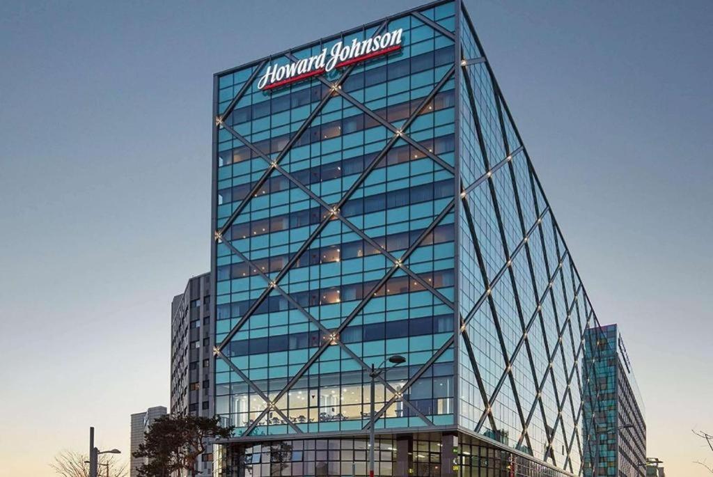 Howard Johnson By Wyndham Incheon Airport Екстериор снимка