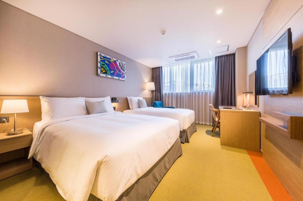 Howard Johnson By Wyndham Incheon Airport Екстериор снимка