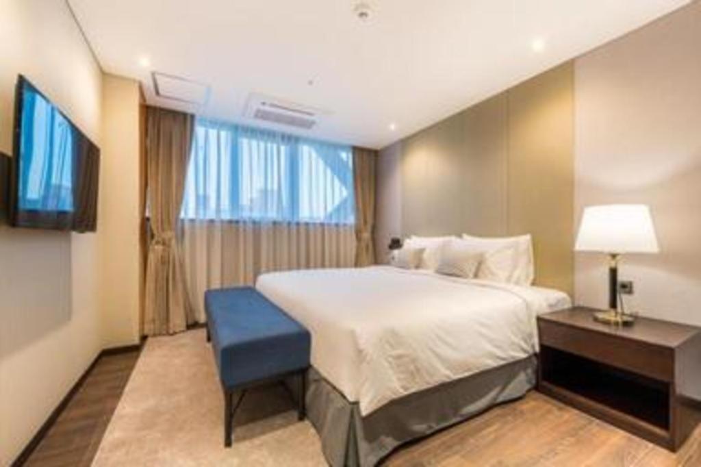 Howard Johnson By Wyndham Incheon Airport Екстериор снимка