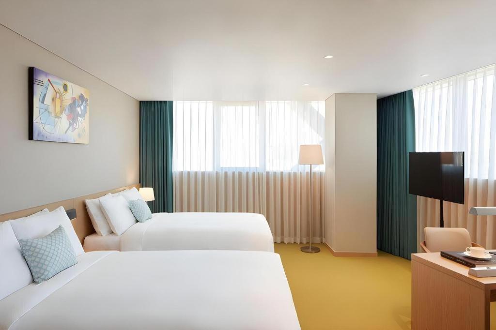 Howard Johnson By Wyndham Incheon Airport Екстериор снимка